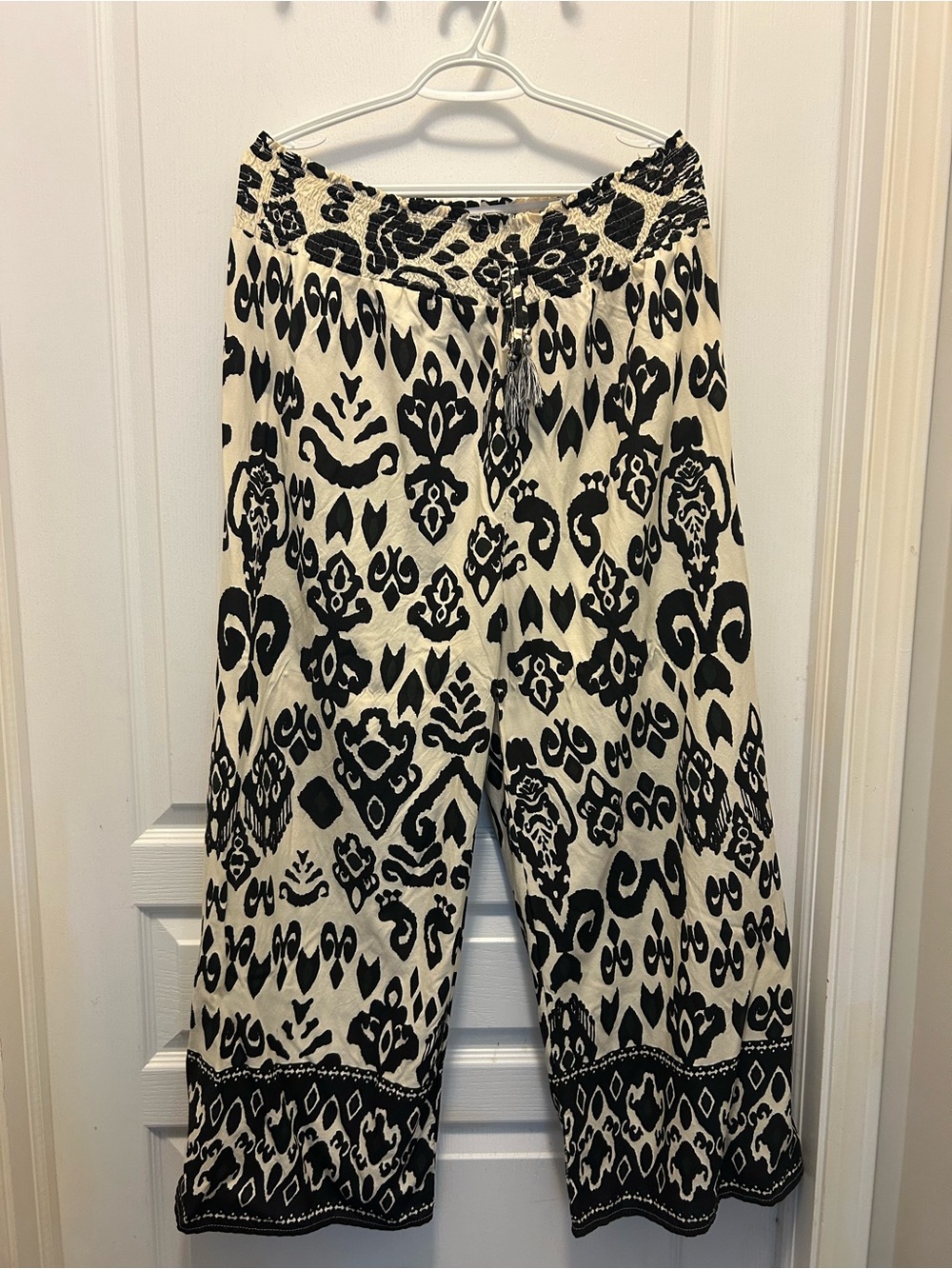 Raviya Black & Cream Palazzo Printed Pants